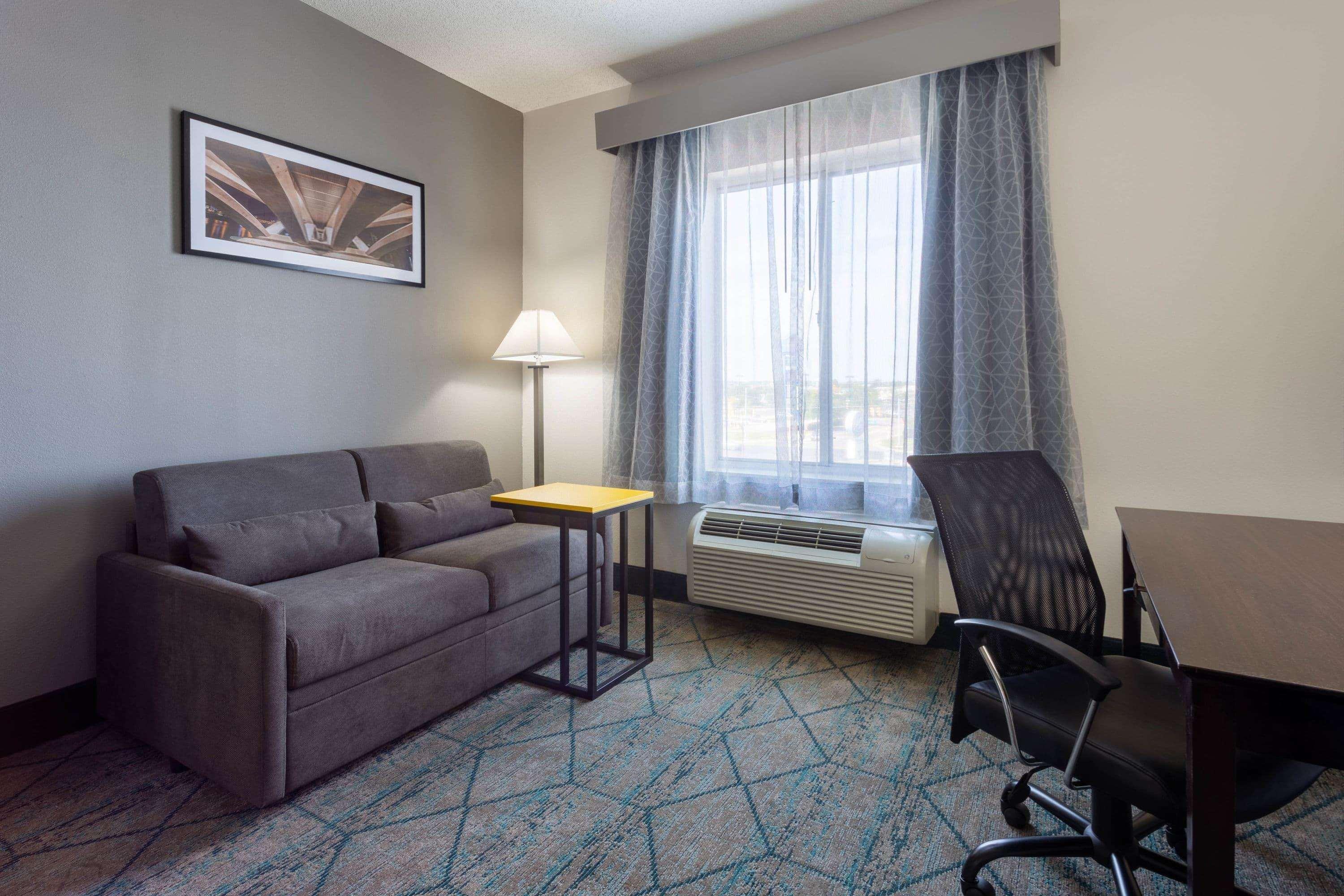 La Quinta By Wyndham Columbus West - Hilliard Otel Dış mekan fotoğraf